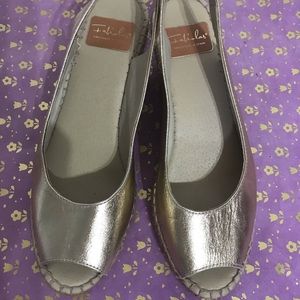 Fabialas wedge espadrille gold sz 81/2 39E sandal